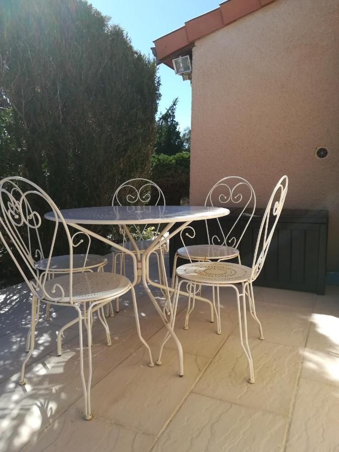 Le Ti'Roussat Bed and Breakfast Saint-André-de-Cubzac Exteriör bild
