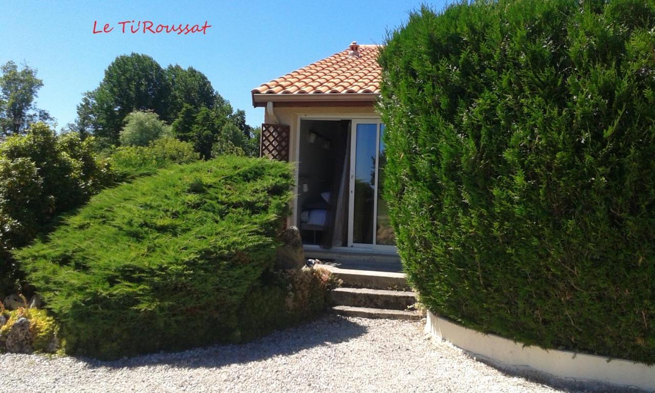 Le Ti'Roussat Bed and Breakfast Saint-André-de-Cubzac Exteriör bild