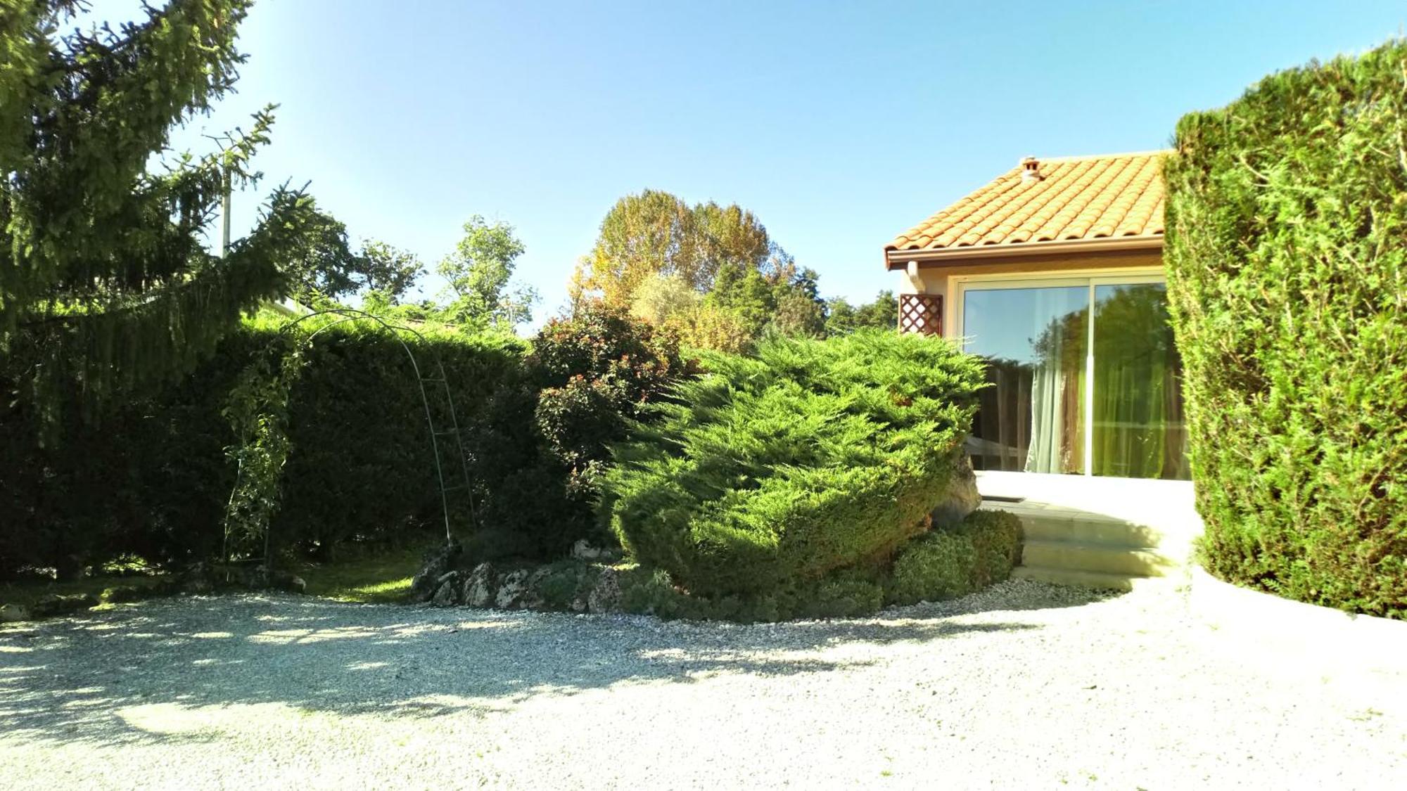 Le Ti'Roussat Bed and Breakfast Saint-André-de-Cubzac Exteriör bild